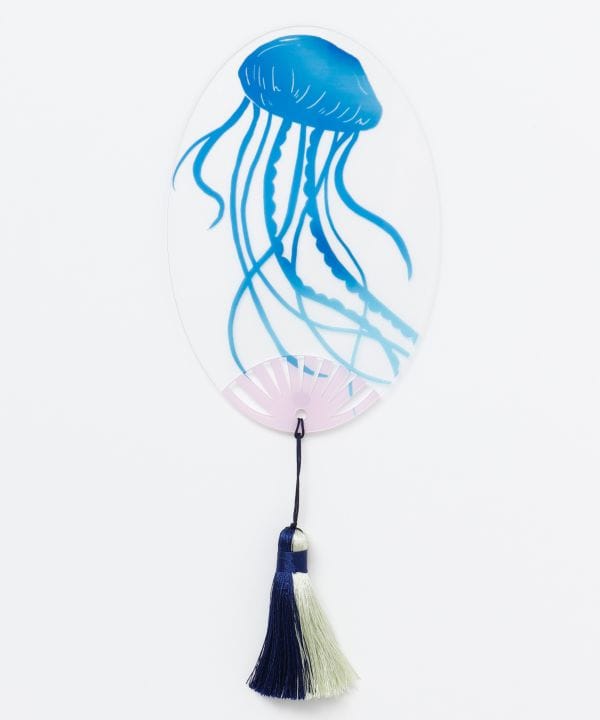 夏の透明うちわ